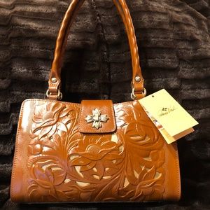 BWT Patricia Nash Rosina Satchel
Burnished Cutout Tooled Tan & Gold